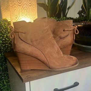 Madden Girl Tan Wedge Shoes with Lace-Up Design